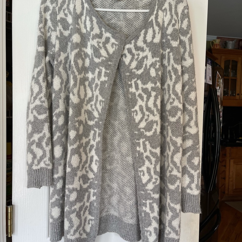 Cardigan - Picture 1 of 8